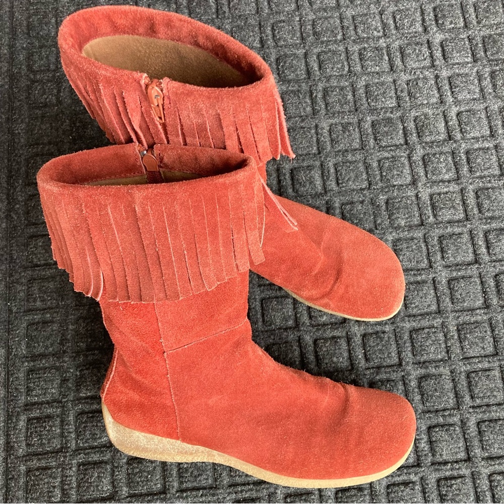 AEROSOLES Rusty Red Fringed Ankle Boots